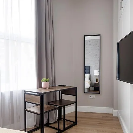 Modern Apartment *