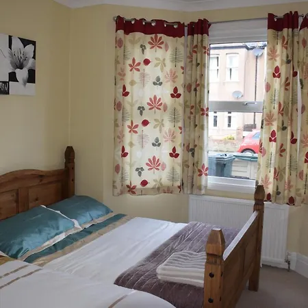 Apartment 4 Bedroom & 2 Bedroom London