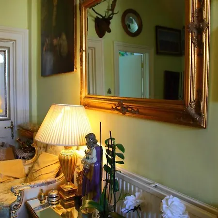 Dawson Place, Juliette's Bed & Breakfast