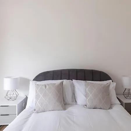 1097 Luxury 2 Bedroom * London