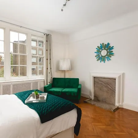 **authentic & Spacious 5 Bed Apartment/hyde Park** شقة *