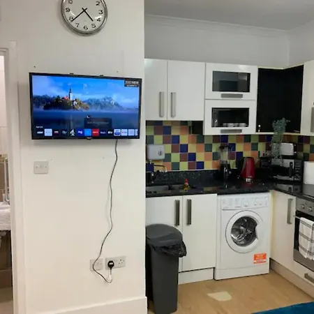 Apartment Beautiful With Free Parking *