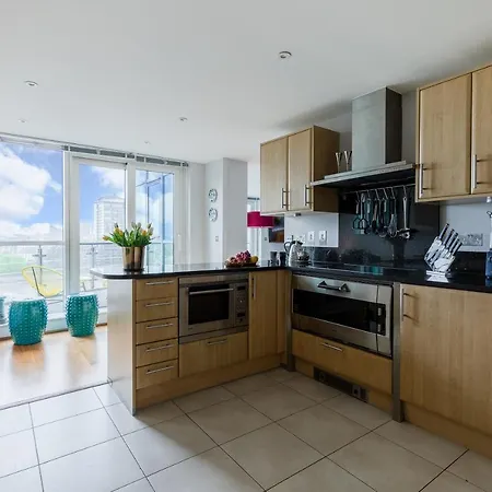 Thames View In Town! Large Luxxe Nomad Design Family Apartment