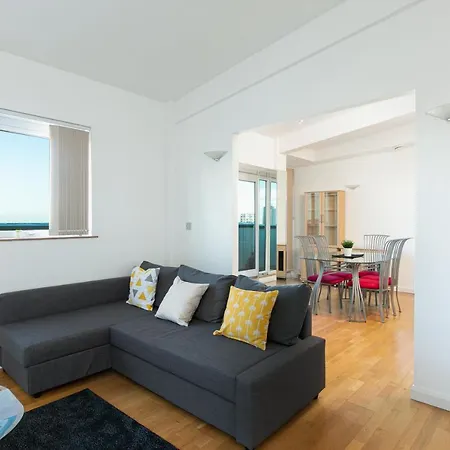 Apartment Skyvillion - 3bed Penthouse Near Airport, O2 Arena, Excel Centre With Parking