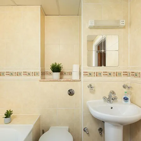 Skyvillion - 3bed Penthouse Near Airport, O2 Arena, Excel Centre With Parking