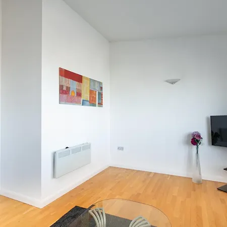 Skyvillion - 3bed Penthouse Near Airport, O2 Arena, Excel Centre With Parking *