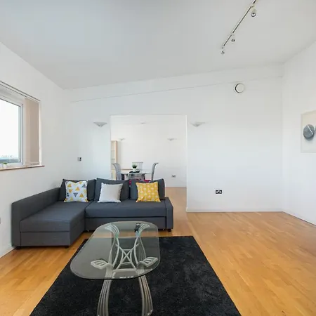 Skyvillion - 3bed Penthouse Near Airport, O2 Arena, Excel Centre With Parking * London