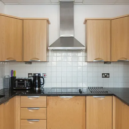 Skyvillion - 3bed Penthouse Near Airport, O2 Arena, Excel Centre With Parking Apartment *
