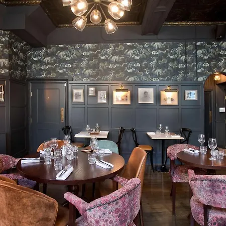 The Clerk & Well Pub And 4* London