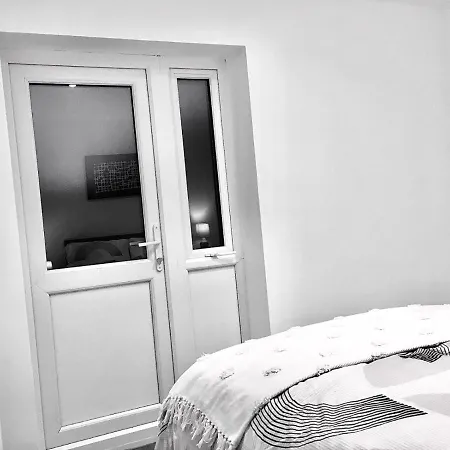 Dunamis Staycation 3 Guest house Croydon