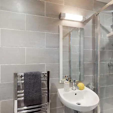 Minimalist Studio Apartments At Westcombe House In Greenwich Londra