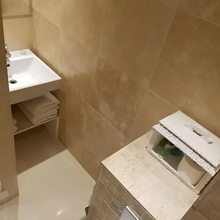 Mayflower Hotel&apartamentos Hotel 3*