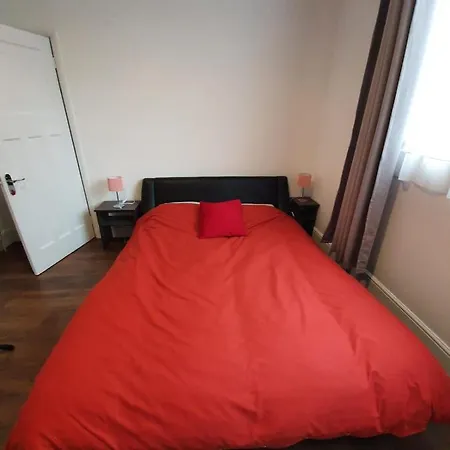 公寓 West Drayton Lovely 2-bedroom Ground Floor Flat With Garden *