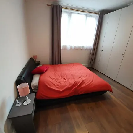 West Drayton Lovely 2-bedroom Ground Floor Flat With Garden 公寓