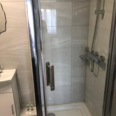 Parkwood 3* London