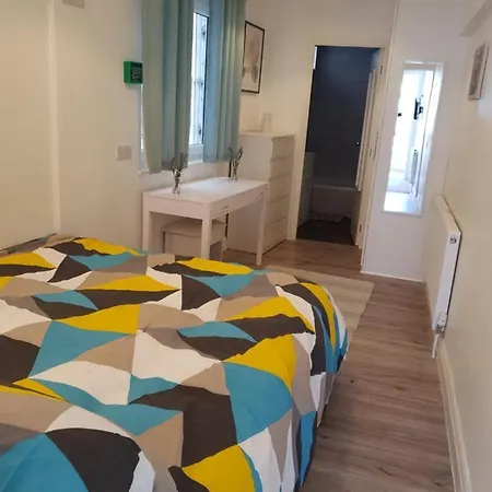 Star London Brent Street Cosy 1-bed Hideaway Apartment