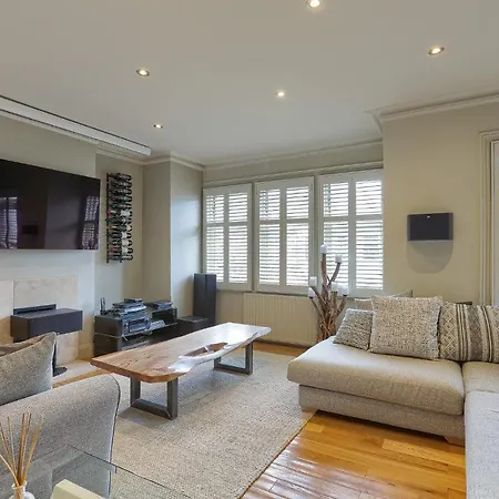Δωμάτια σε οικογενειακή κατοικία Modern Bedroom In !! *