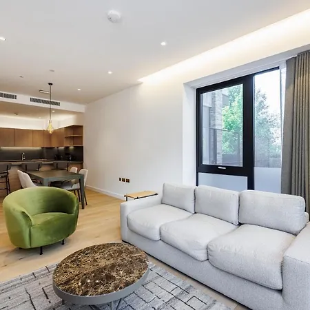Apartment Luxurious Apartments In London, Sk *