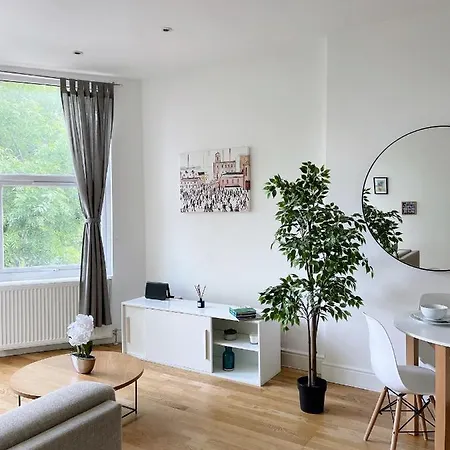 Apartment Modern And Light 2 Bed Flat In Sw2 London
