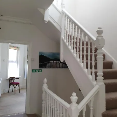 Amazing 6 Bedroom House With Free Parking On Site. Apartment Norbury (Greater London)