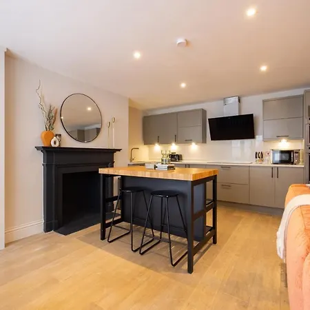 The Paddington Flat - Modern 2bdr With Patio Apartment London