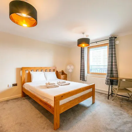 Pass The Keys Cozy With Private Balcony In Whitechapel Appartement Londres