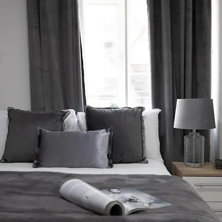 Spacious 4 Bedroom House Next To Kensington Palace Appartement *
