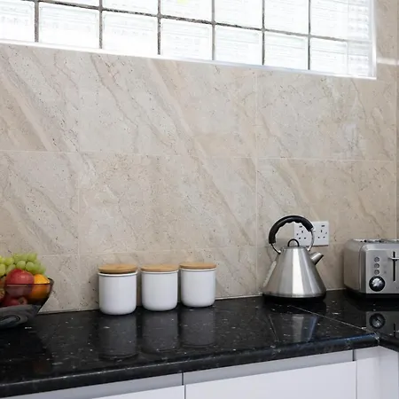 Appartement Spacious 4 Bedroom House Next To Kensington Palace Londen