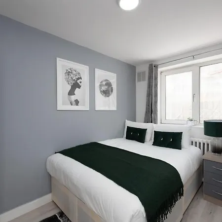 Appartement Spacious 4 Bedroom House Next To Kensington Palace Londen