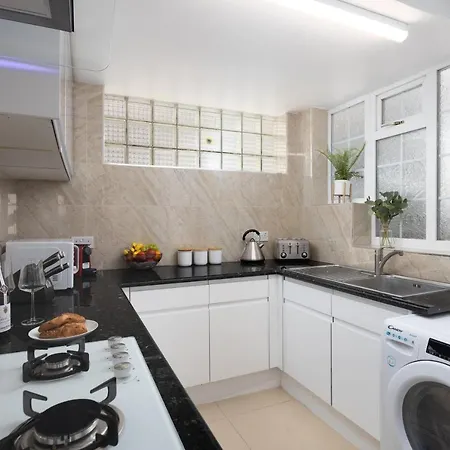 Spacious 4 Bedroom House Next To Kensington Palace Appartement *