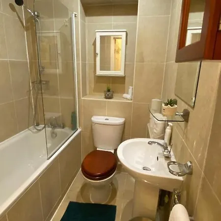 Apartment Chelsea Terrace: Traditional Flat With Balcony London