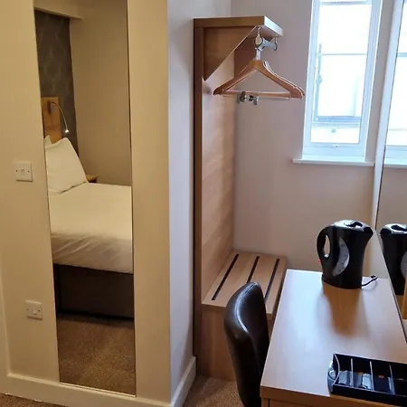 Western Northfields Ealing 3*