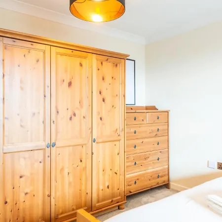 Pass The Keys Cozy With Private Balcony In Whitechapel * Londres