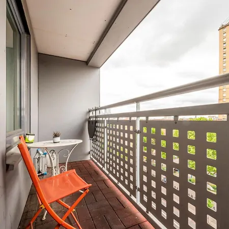 Pass The Keys Cozy With Private Balcony In Whitechapel *