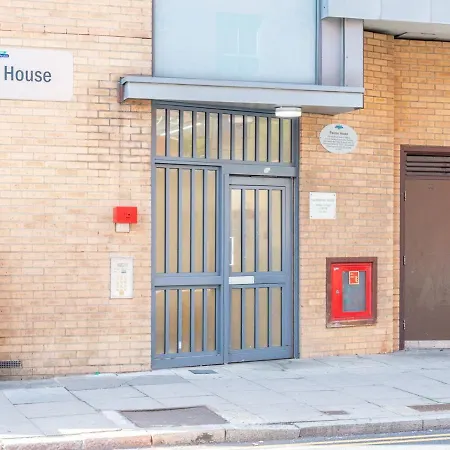 Appartement Pass The Keys Cozy With Private Balcony In Whitechapel *