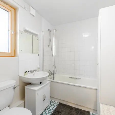 Appartement Pass The Keys Cozy With Private Balcony In Whitechapel *