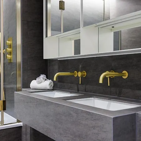 Luxurious Apartments In London, Sk * London