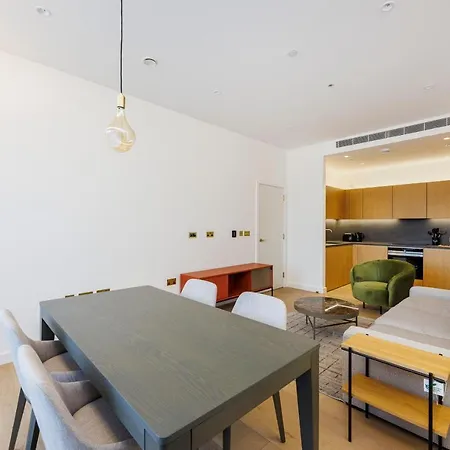 Luxurious Apartments In London, Sk *