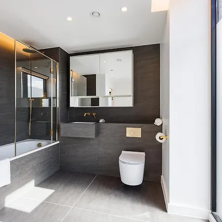 Luxurious Apartments In London, Sk * London