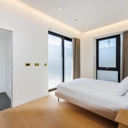Luxurious Apartments In London, Sk * London
