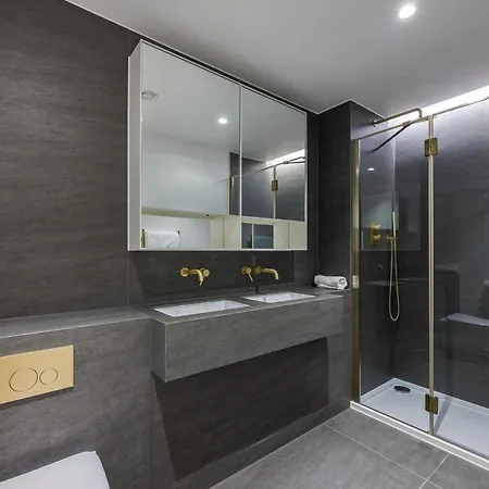 Apartment Luxurious Apartments In London, Sk *