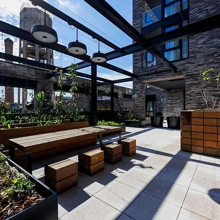 Luxurious Apartments In London, Sk *