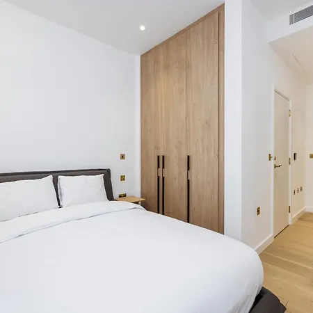 Luxurious Apartments In London, Sk * London