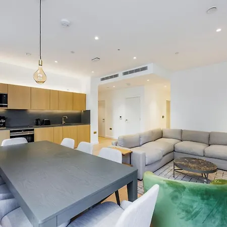 Luxurious Apartments In London, Sk * London
