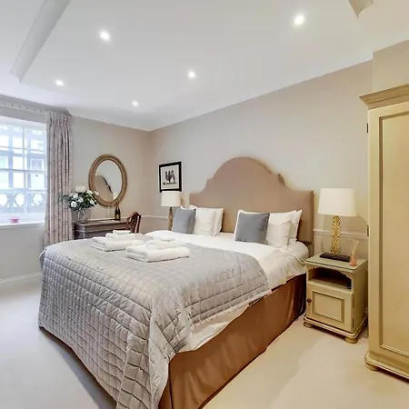 Knightsbridge Roof Garden 3* Londýn