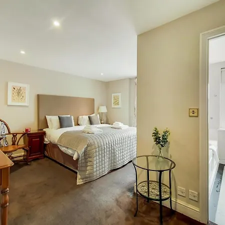 Knightsbridge Roof Garden Hotel 3*