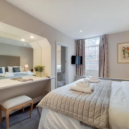 Hotel Knightsbridge Roof Garden 3*