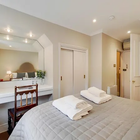 Knightsbridge Roof Garden Hotel 3*