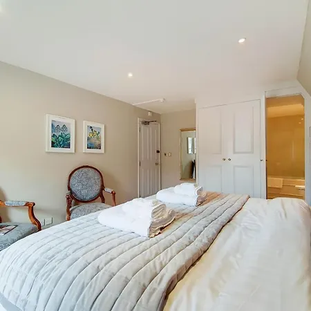 Knightsbridge Roof Garden Hotel 3*