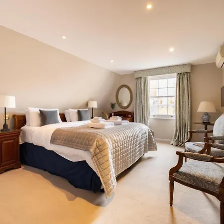 Hotel Knightsbridge Roof Garden 3*